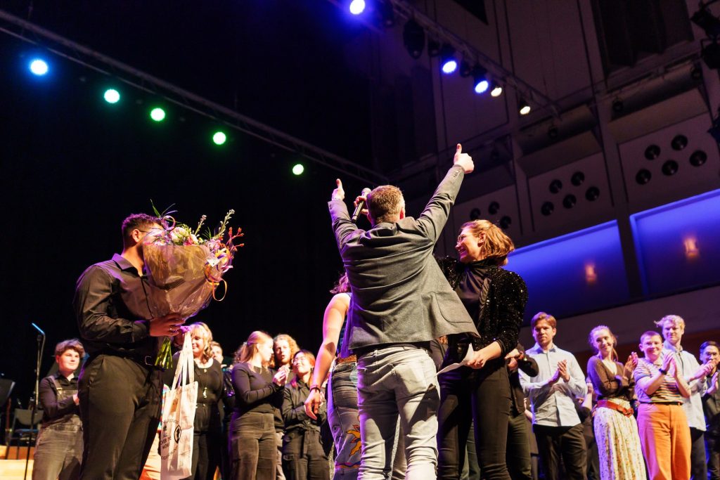 artez mp de show 105 7 11zon